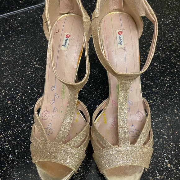 Shoes - Picture 12 of 12